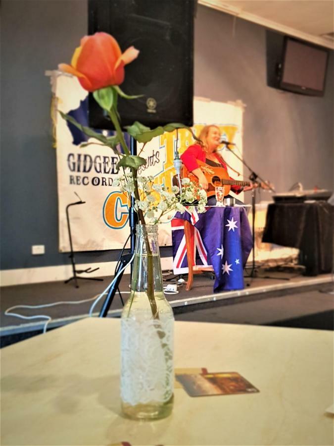Railway Hotel Bundaberg Luaran gambar